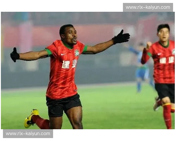 宿命的对决:建业与智诚,绿茵场上的荣耀与梦想